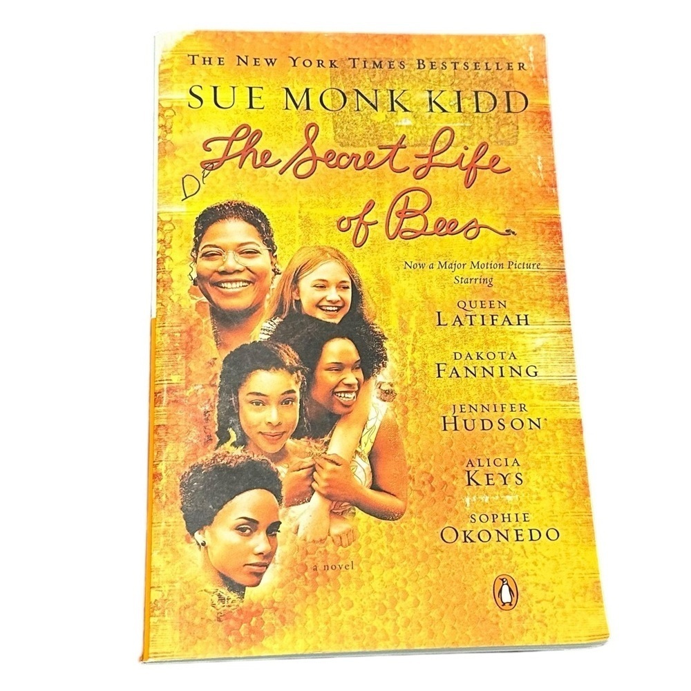 The Secret Life of Bees by Sue Monk Kidd New York Times Bestseller